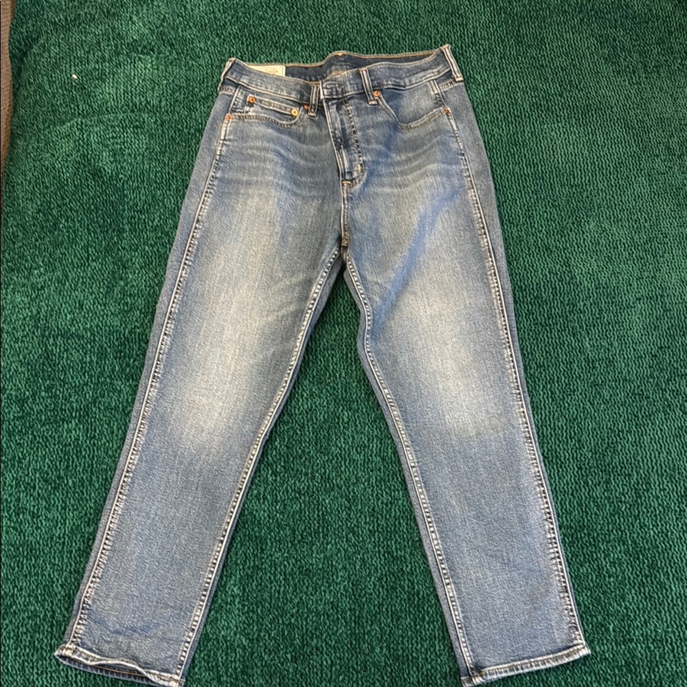 CLEARANCE SALE FINAL GAP Women's Straight Blue Jeans